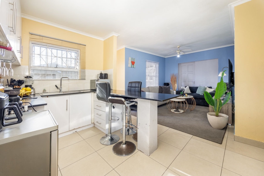 6 Bedroom Property for Sale in Silwood Heights Western Cape